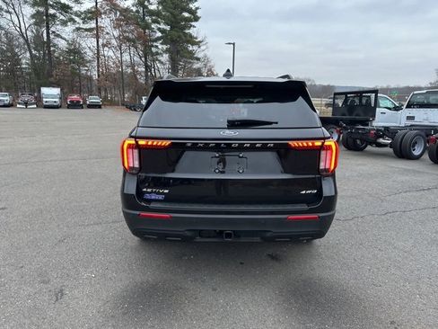 Used 2025 Ford Explorer Active image 6