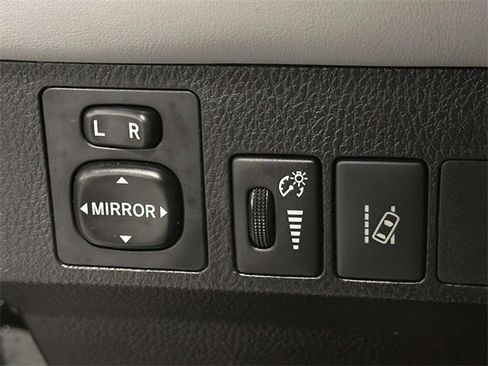 Used 2018 Toyota RAV4 XLE image 23