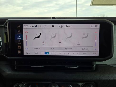 New 2026 Jeep Gladiator Sport AWD/4WD image 21