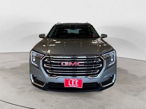 Used 2024 GMC Terrain SLT AWD/4WD image 9