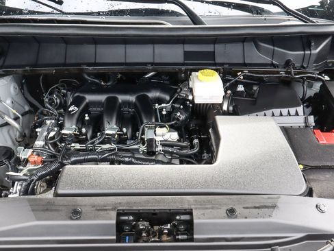 Used 2025 Nissan Pathfinder SV FWD image 18