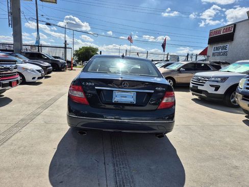 Used 2011 Mercedes-Benz C 300 4MATIC Sedan image 8
