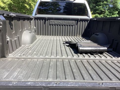 Used 2024 Toyota Tundra Limited AWD/4WD image 21