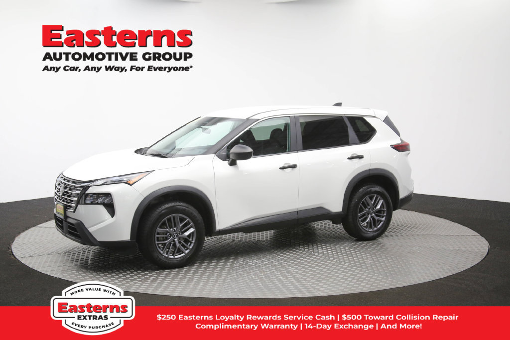 Used 2024 Nissan Rogue S AWD/4WD image 13