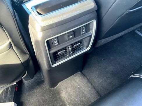 Used 2018 Nissan Murano SL w/ Moonroof Package image 32