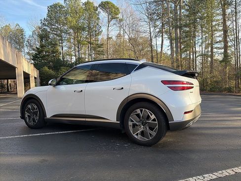 Certified 2025 Genesis GV60 RWD image 4