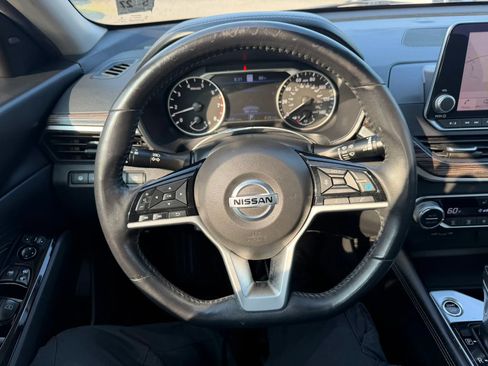 Used 2021 Nissan Altima 2.5 SL FWD image 12