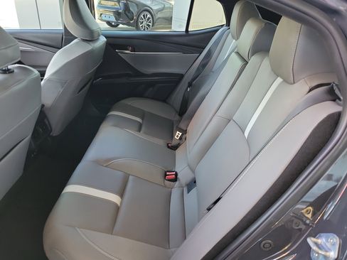 Used 2025 Toyota Camry SE image 28