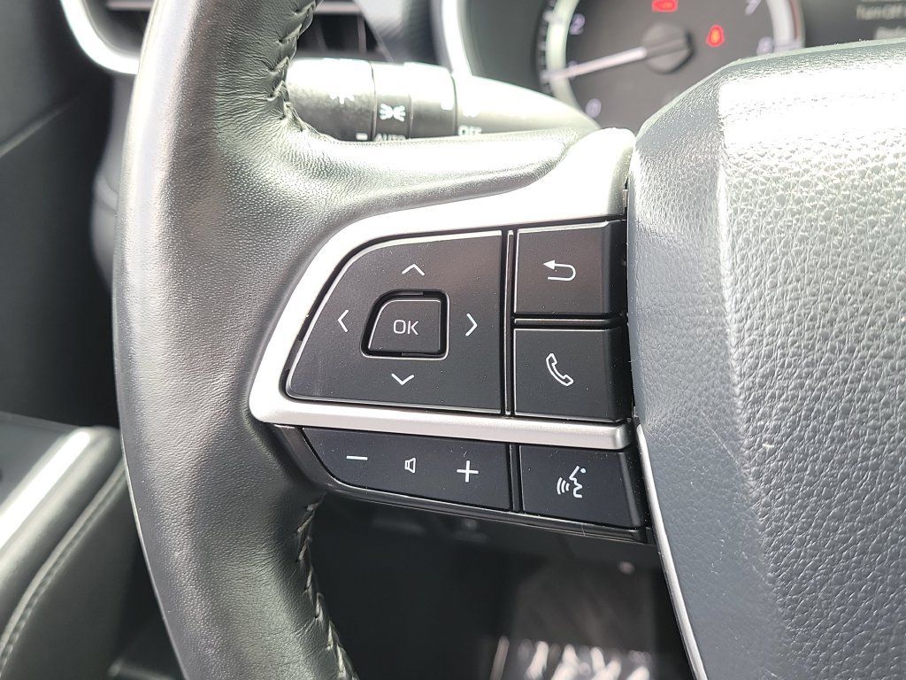 Used 2024 Toyota Highlander XSE FWD image 10