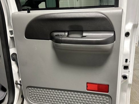 Used 2005 Ford F250 XLT image 29