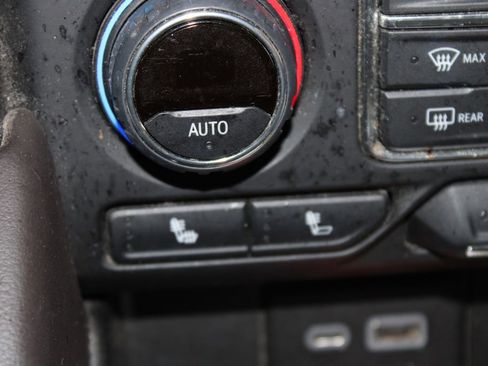 Used 2022 Chevrolet Tahoe LT w/ Luxury Package image 32