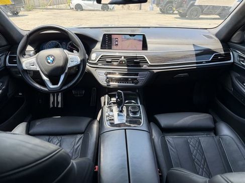 Used 2019 BMW 740i w/ Executive Package RWD image 18