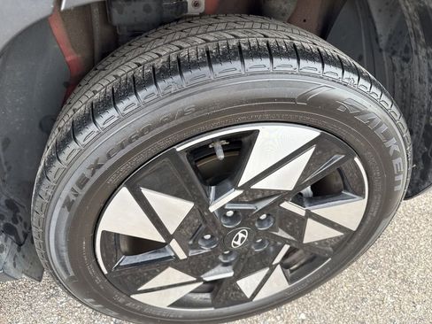 Used 2024 Hyundai Kona SEL image 11