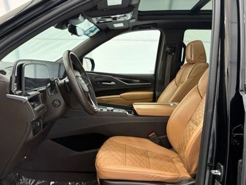 Used 2023 Cadillac Escalade Sport w/ LPO, ONYX Package AWD/4WD image 13
