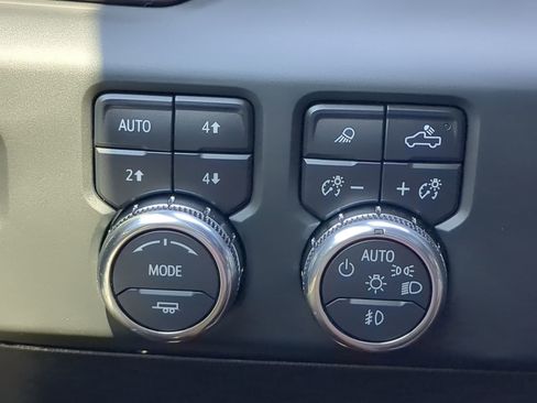 Used 2024 GMC Sierra 2500 AT4X image 29