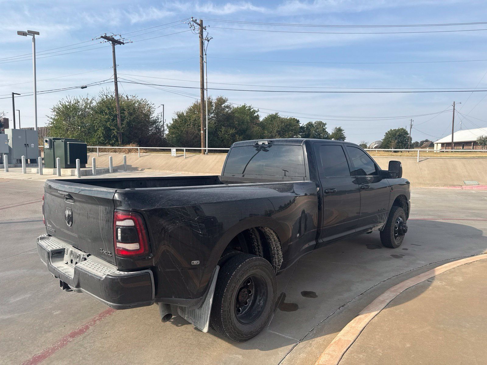 Used 2024 RAM 3500 Big Horn w/ Night Edition AWD/4WD image 5
