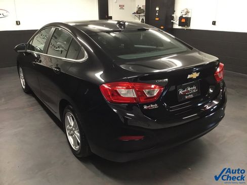 Used 2017 Chevrolet Cruze LT image 7