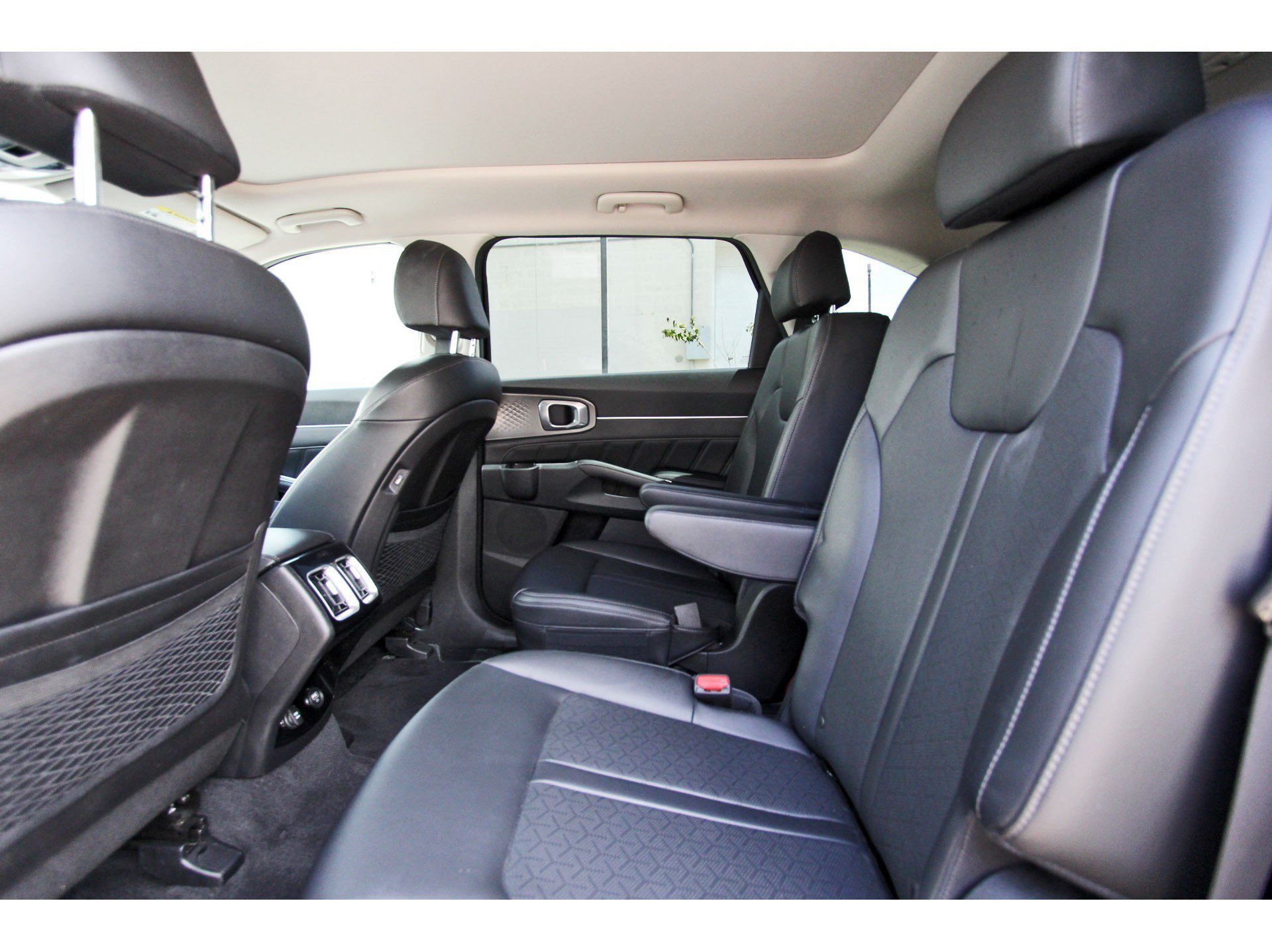Certified 2023 Kia Sorento SX FWD image 32