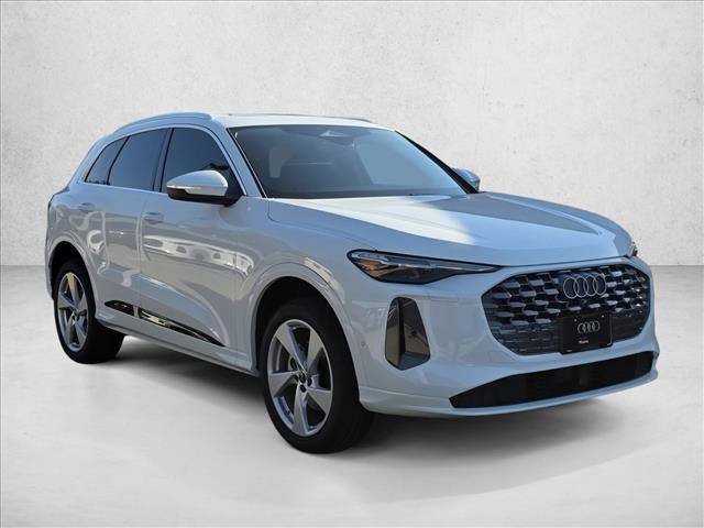 Certified 2025 Audi Q5 Premium Plus w/ Premium Plus AWD/4WD image 3