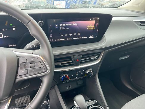 Used 2025 Buick Encore GX Preferred image 18