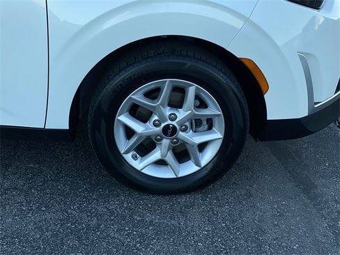 Used 2024 Kia Soul LX w/ Option Group 015 image 33