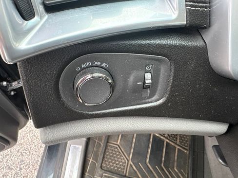Used 2012 Cadillac SRX Luxury FWD image 16