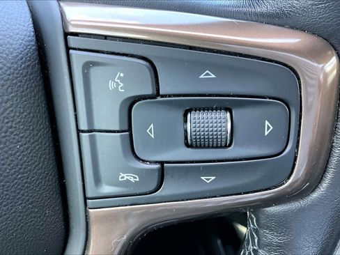 Used 2022 Chevrolet Silverado 1500 High Country w/ Technology Package image 22