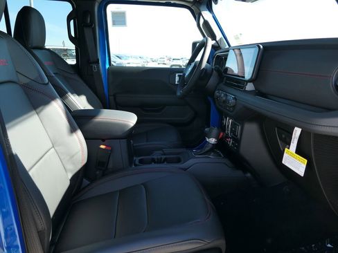 New 2026 Jeep Wrangler Unlimited Rubicon w/ Xtreme 35 Tire Package image 20