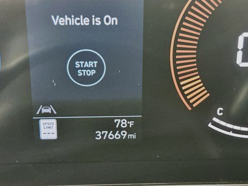 Used 2025 Hyundai Kona SEL FWD image 19