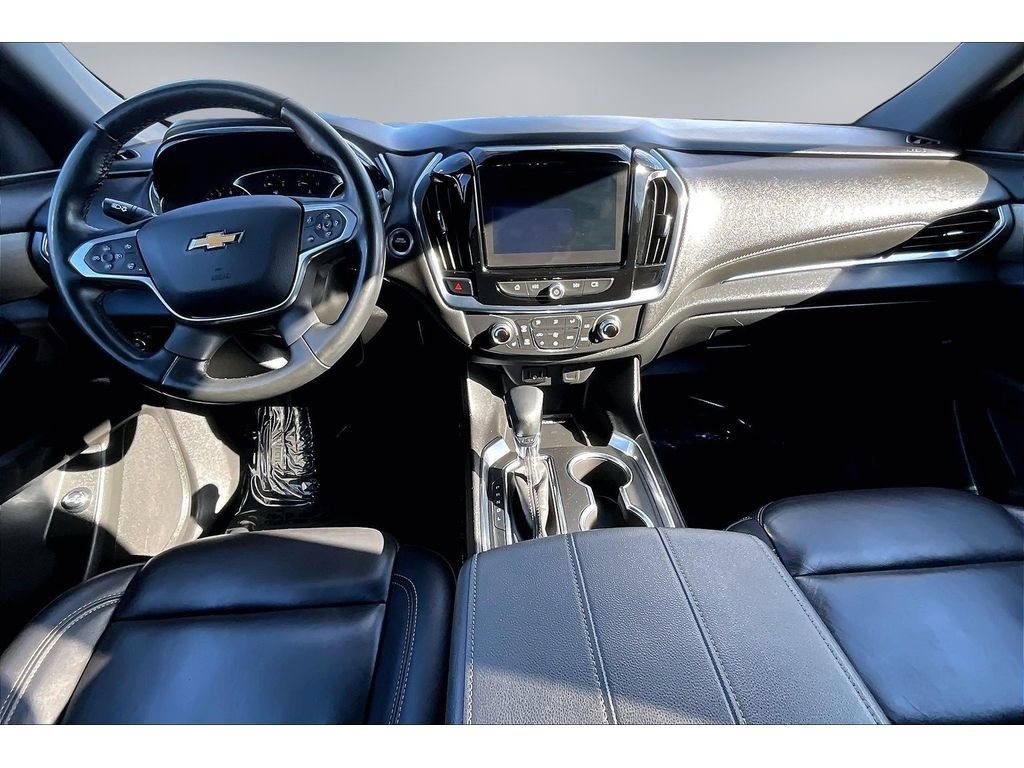 Used 2023 Chevrolet Traverse LT FWD image 7