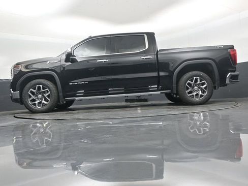 Used 2022 GMC Sierra 1500 SLT w/ SLT Convenience Package AWD/4WD image 38