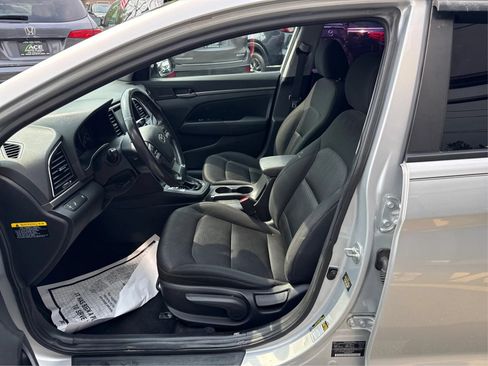 Used 2018 Hyundai Elantra Value Edition FWD image 9