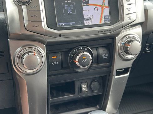 Used 2018 Toyota 4Runner SR5 Premium AWD/4WD image 32
