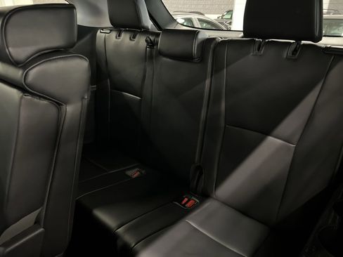 Used 2022 Toyota Highlander XLE image 21