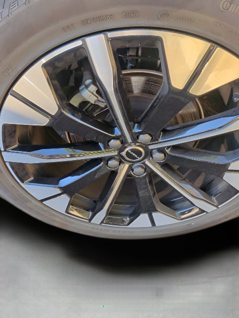 Certified 2026 Volvo XC60 B5 Plus AWD/4WD image 18