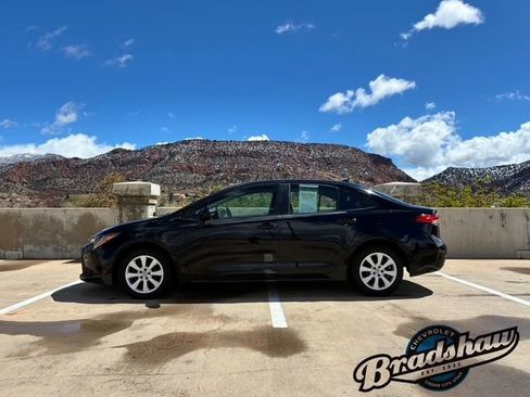 Used 2024 Toyota Corolla LE image 4