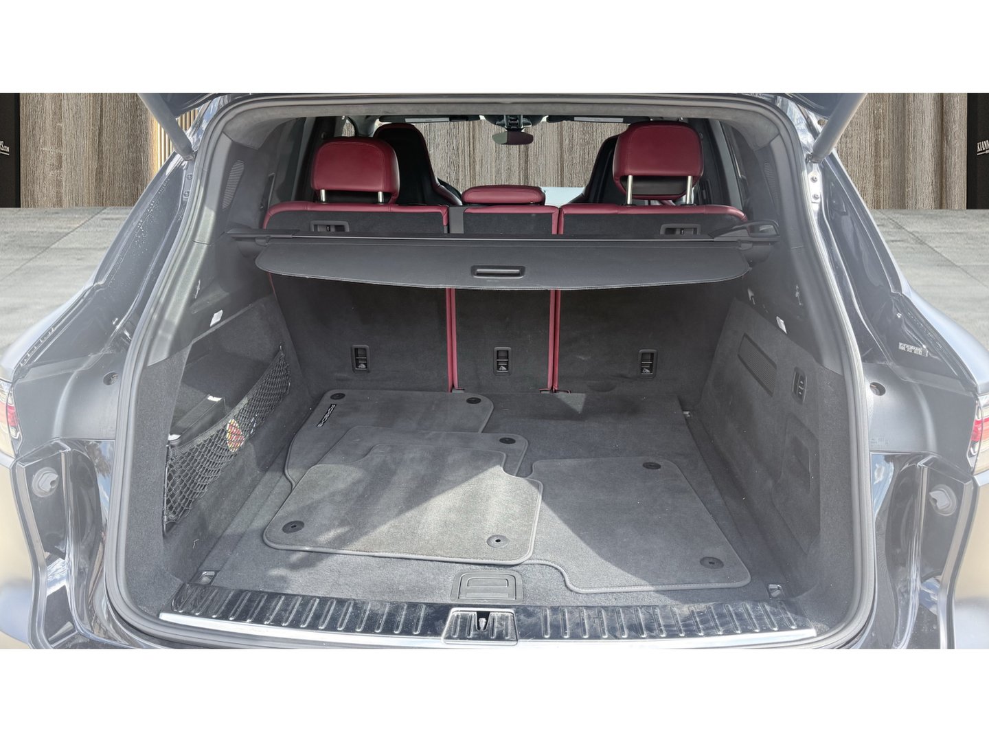 Used 2021 Porsche Cayenne Turbo AWD/4WD image 24