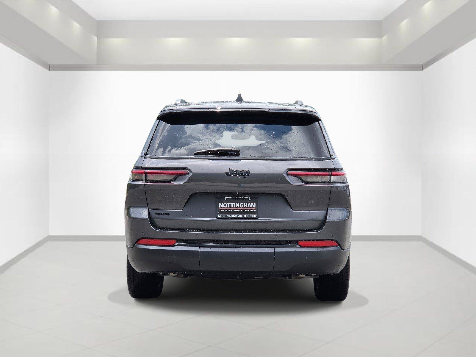 Used 2025 Jeep Grand Cherokee L Altitude AWD/4WD image 5