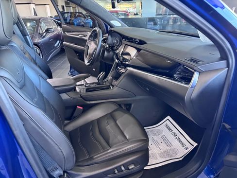 Used 2023 Cadillac XT6 Sport image 11