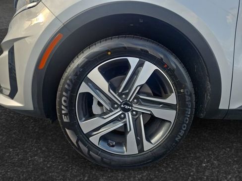 Used 2023 Kia Sorento EX AWD/4WD image 4
