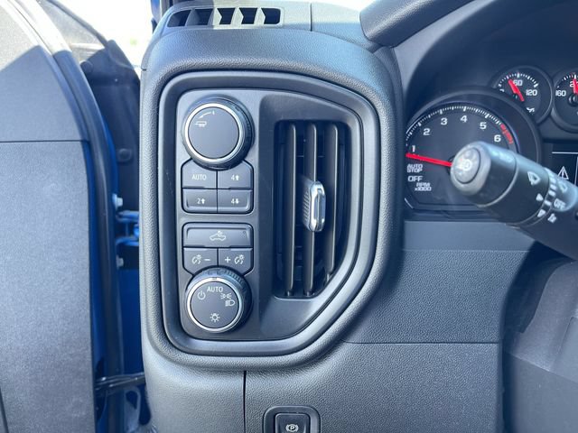 Certified 2022 Chevrolet Silverado 1500 Custom Trail Boss w/ LPO, Dark Essentials Package AWD/4WD image 17