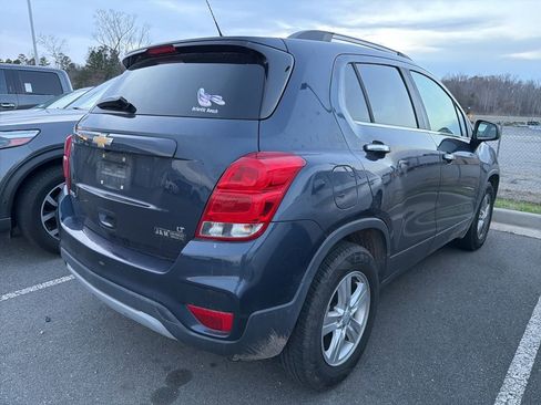 Used 2019 Chevrolet Trax LT w/ LT Convenience Package image 3