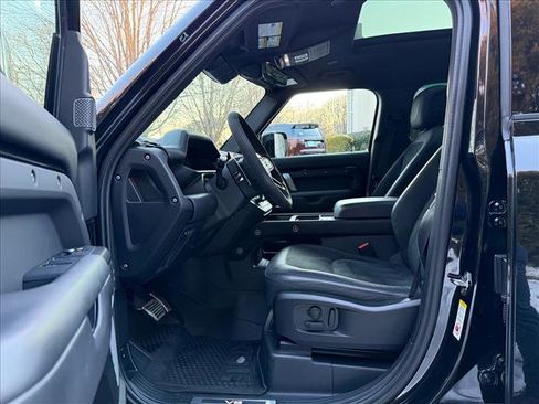Certified 2022 Land Rover Defender 110 V8 image 11