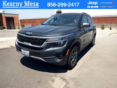 Used 2023 Kia Seltos S w/ Navigation Package FWD image 1