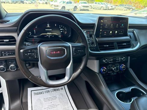 Used 2024 GMC Yukon SLT w/ SLT Luxury Package AWD/4WD image 17