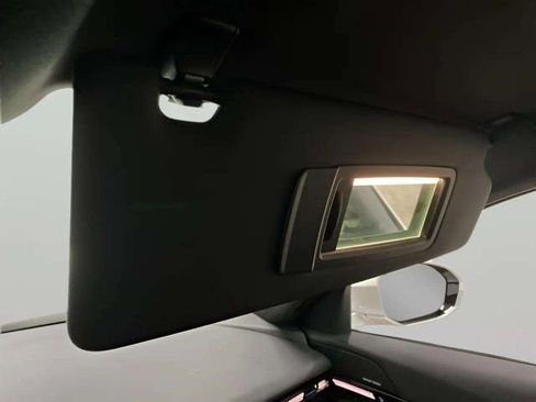 Used 2025 BMW 530i image 15