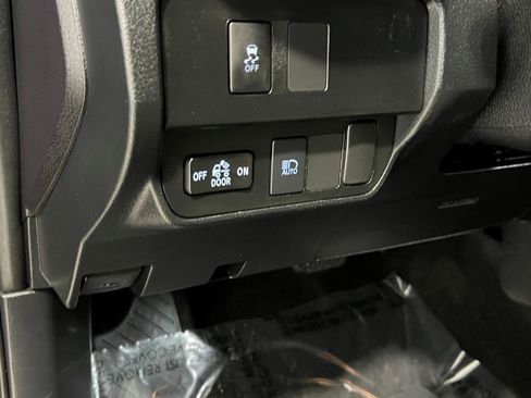 Used 2020 Toyota Tacoma SR5 image 27