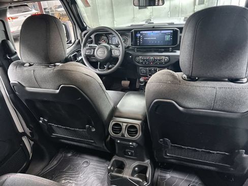 Used 2026 Jeep Wrangler Unlimited Rubicon AWD/4WD image 20