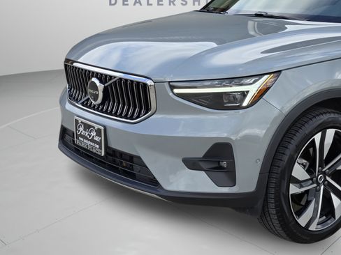 Used 2024 Volvo XC40 B5 Plus w/ Protection Package Premier AWD/4WD image 33