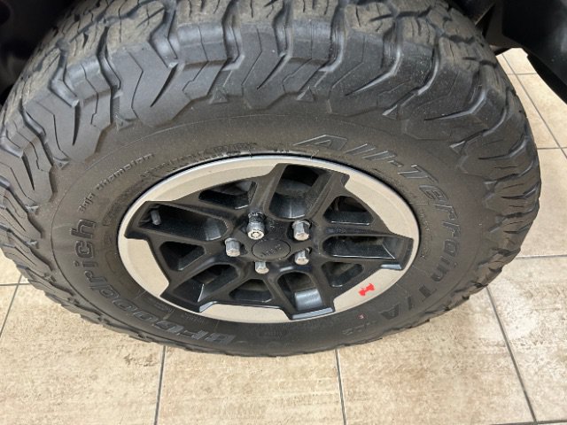 Used 2019 Jeep Wrangler Unlimited Sahara AWD/4WD image 19